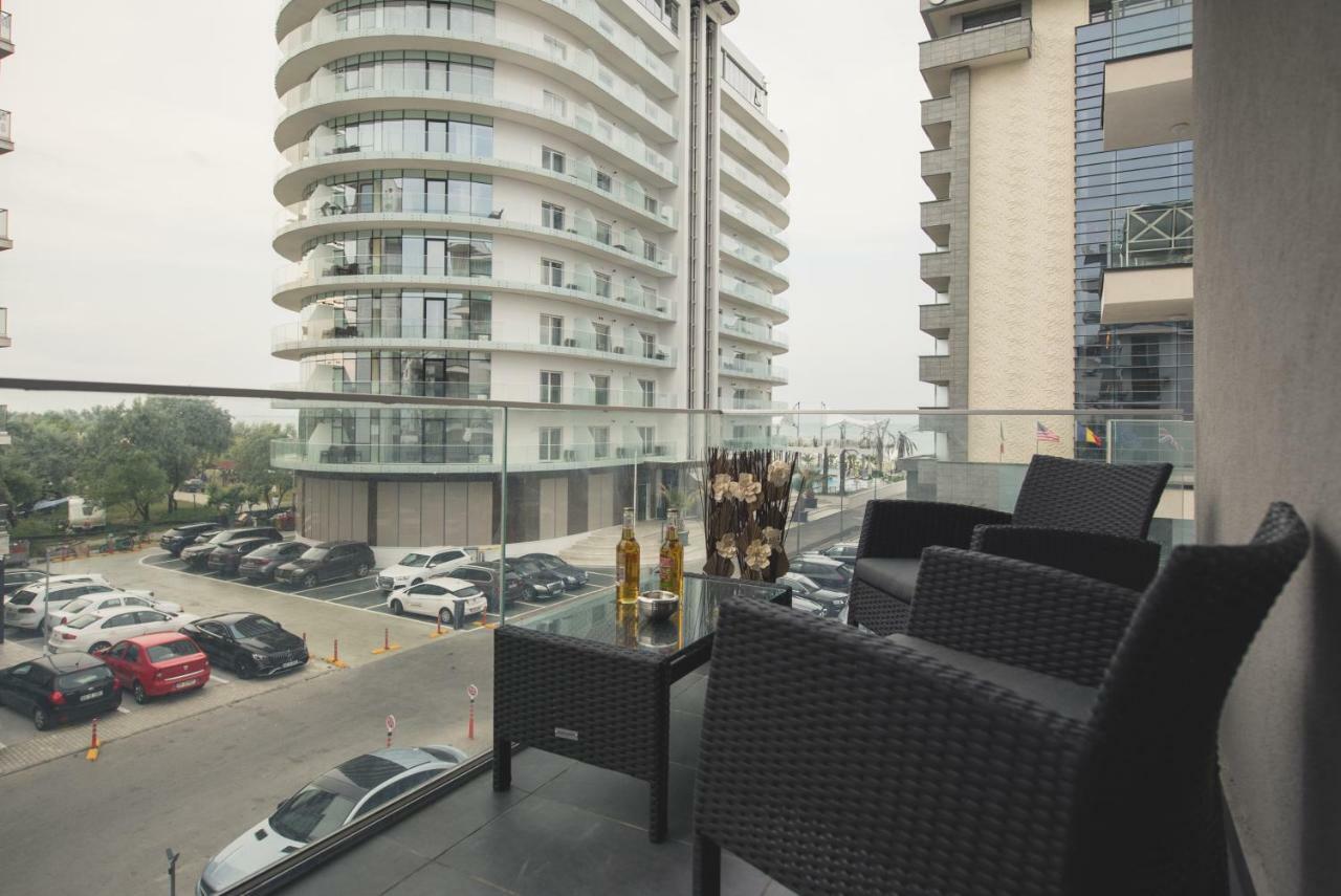Luxury Apartment By The Sea Mamaia Exterior photo