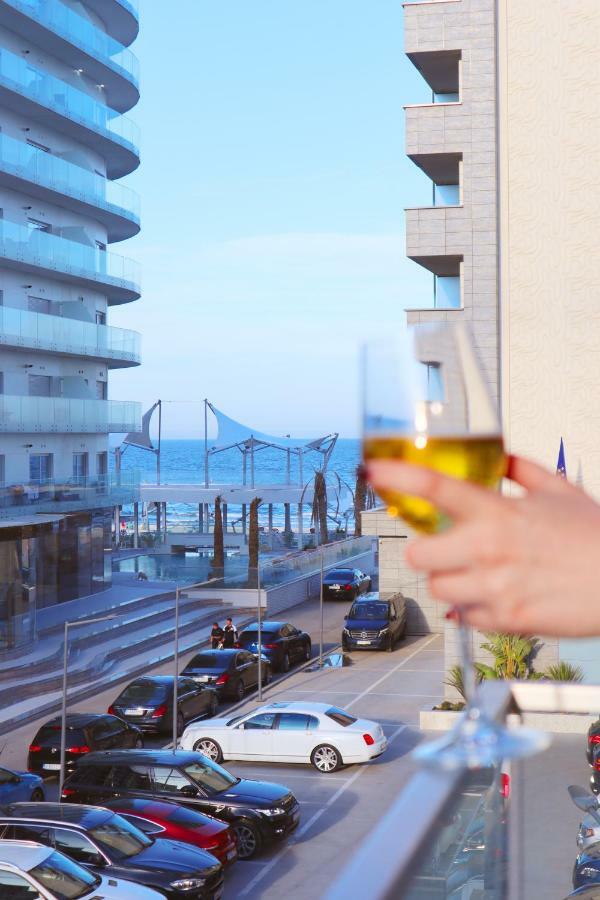 Luxury Apartment By The Sea Mamaia Exterior photo