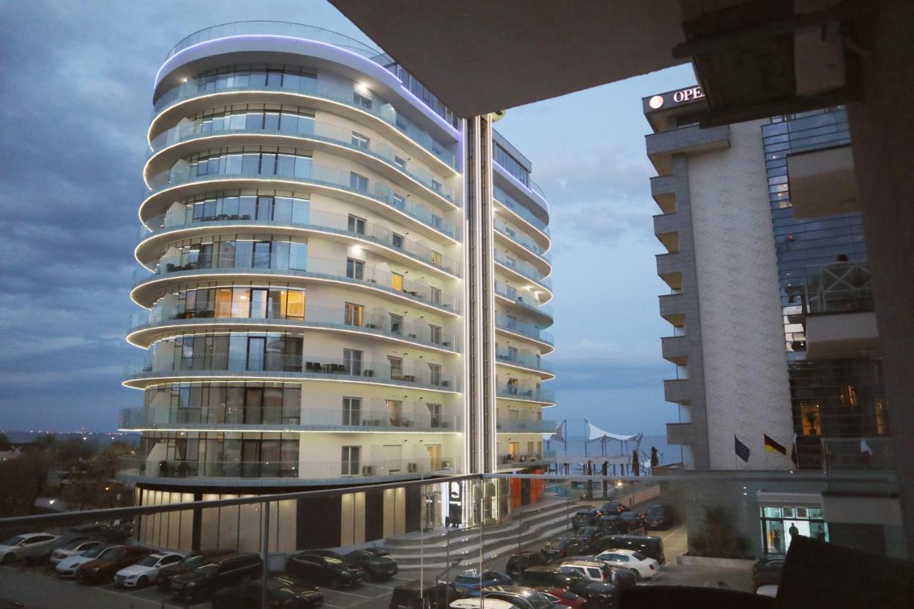 Luxury Apartment By The Sea Mamaia Exterior photo